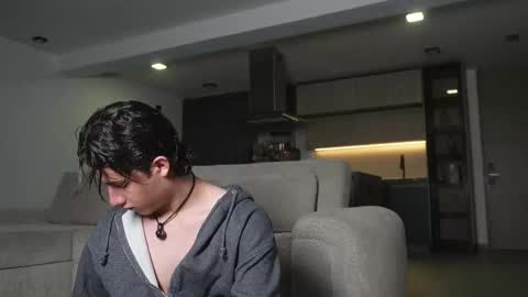  THEO- MATEO  online show from February 24, 11:05 pm