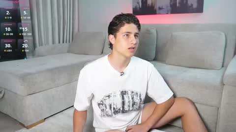  THEO- MATEO  online show from November 4, 11:28 pm