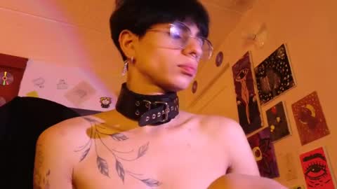 Matt independent model  online show from May 9, 9:27 pm