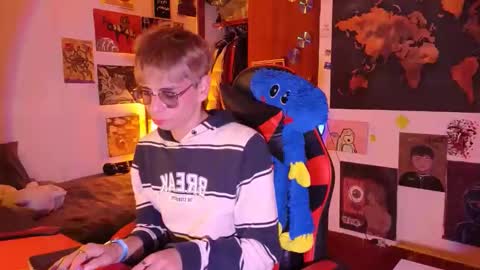 Matt independent model  online show from April 30, 8:57 pm