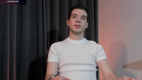 Snapshot of therealmartincox chatting on December 7, 2:53 am 4th online show from December 7, 2:53 am
