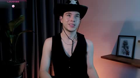 Snapshot of therealmartincox chatting on February 13, 12:46 am 4th online show from February 13, 12:46 am