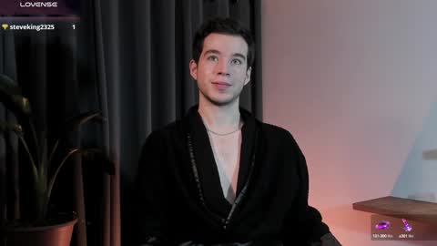 Snapshot of therealmartincox chatting on December 16, 1:42 am 4th online show from December 16, 1:42 am