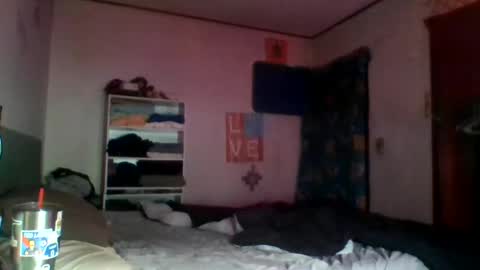 Snapshot of therealprimitive chatting on September 22, 5:01 pm therealprimitive online show from September 22, 5:01 pm