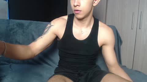 Snapshot of thesaint_xxx chatting on October 9, 5:01 am thesaint_xxx online show from October 9, 5:01 am