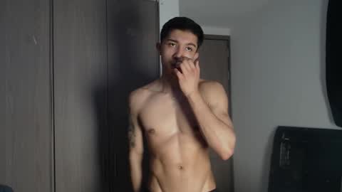 Snapshot of thesaint_xxx chatting on October 17, 5:11 am thesaint_xxx online show from October 17, 5:11 am