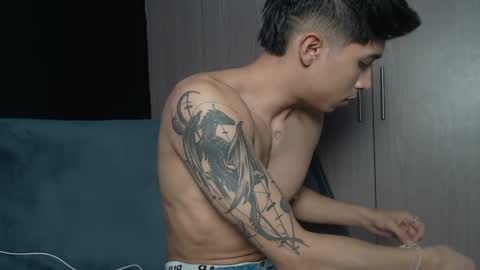 Snapshot of thesaint_xxx chatting on October 12, 11:10 pm thesaint_xxx online show from October 12, 11:10 pm