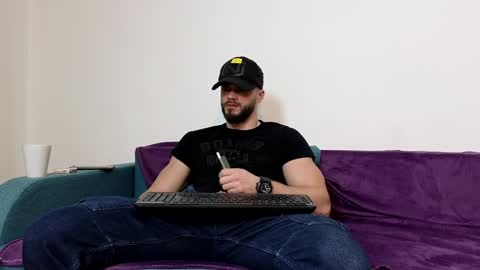 Snapshot of thetopalex chatting on December 11, 3:47 am TheTopAlex online show from December 11, 3:47 am