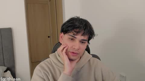 thiaan__ online show from November 25, 12:01 am