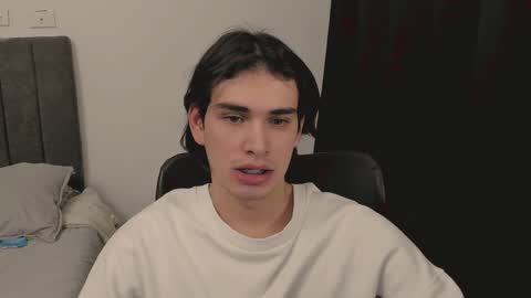 Snapshot of thiaan__ chatting on January 2, 11:16 pm thiaan__ online show from January 2, 11:16 pm