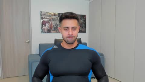 Snapshot of thiago_driussi chatting on January 16, 1:16 am thiago_driussi online show from January 16, 1:16 am