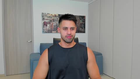Snapshot of thiago_driussi chatting on January 17, 1:15 am thiago_driussi online show from January 17, 1:15 am