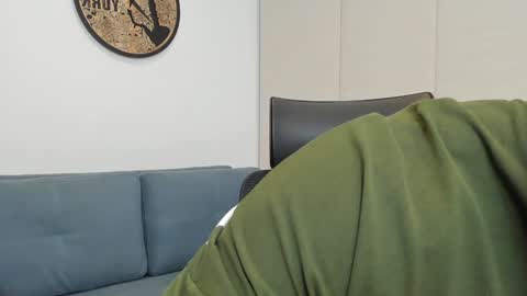 Snapshot of thiago_driussi chatting on December 24, 12:55 am thiago_driussi online show from December 24, 12:55 am