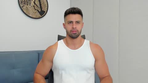 Snapshot of thiago_driussi chatting on December 6, 12:56 am thiago_driussi online show from December 6, 12:56 am