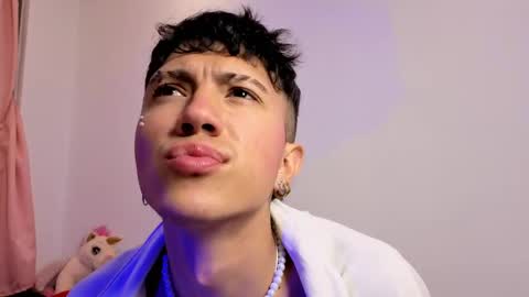 thiago_n_sam online show from April 11, 2:08 am
