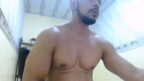 Snapshot of thiago_summers chatting on January 4, 5:37 pm Thiago Summers online show from January 4, 5:37 pm