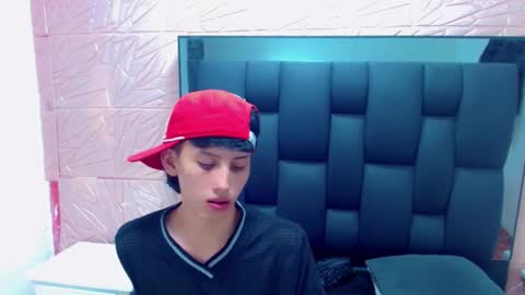 thiago_twink38 online show from January 7, 7:57 am