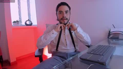 Snapshot of thiago_wolff chatting on October 4, 12:10 pm THIAGO online show from October 4, 12:10 pm