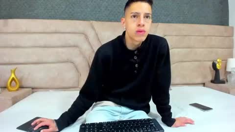 Thiago   online show from July 24, 2:09 am