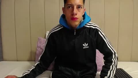 Thiago   online show from March 10, 9:40 pm