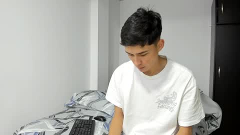 Thiago Wells online show from December 3, 10:37 am