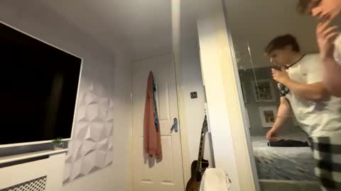 thickny0ung online show from October 17, 7:51 pm