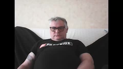 Snapshot of thierrysymp chatting on January 15, 10:17 am Thierrysymp online show from January 15, 10:17 am