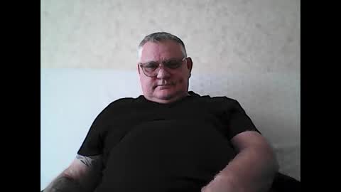 Snapshot of thierrysymp chatting on October 18, 9:14 am Thierrysymp online show from October 18, 9:14 am