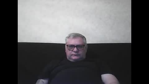 Snapshot of thierrysymp chatting on December 4, 5:11 pm Thierrysymp online show from December 4, 5:11 pm