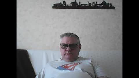 Snapshot of thierrysymp chatting on March 7, 10:02 am Thierrysymp online show from March 7, 10:02 am