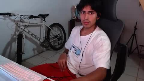 Snapshot of thieves_us chatting on October 15, 6:32 am thieves_us online show from October 15, 6:32 am