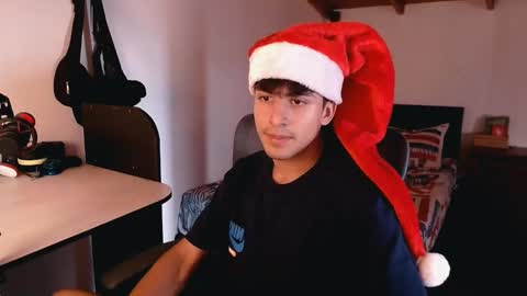 Snapshot of thieves_us chatting on December 25, 9:22 pm thieves_us online show from December 25, 9:22 pm