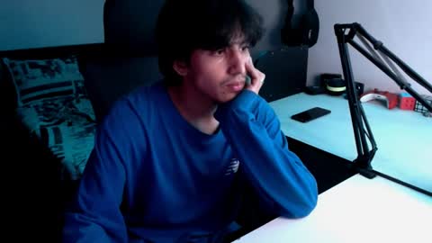 Snapshot of thieves_us chatting on February 24, 5:11 am thieves_us online show from February 24, 5:11 am