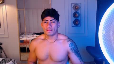 MICHAEL AND CRISS online show from January 6, 1:04 pm