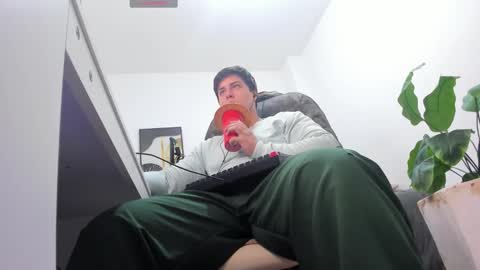 thom_ohtani online show from November 18, 11:26 pm