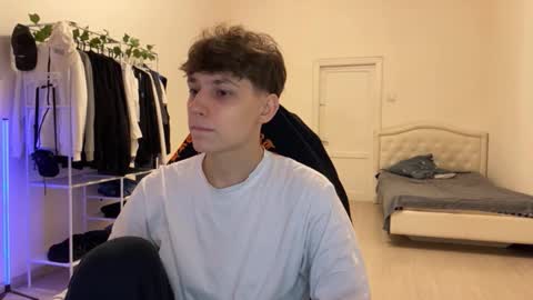 Thomas Hill online show from November 29, 8:22 pm