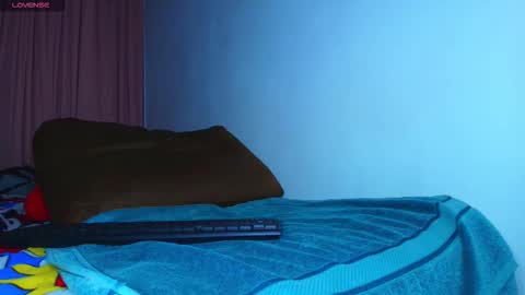 Snapshot of thomas_ks11 chatting on September 22, 5:18 am thomas online show from September 22, 5:18 am
