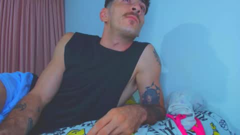 Snapshot of thomas_ks11 chatting on September 15, 3:08 am thomas online show from September 15, 3:08 am