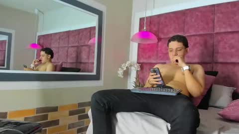 Snapshot of thomas_may4rs chatting on January 16, 4:28 am ---Thomas--- online show from January 16, 4:28 am