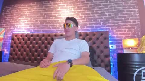 Snapshot of thomas_may4rs chatting on February 21, 4:18 am ---Thomas--- online show from February 21, 4:18 am