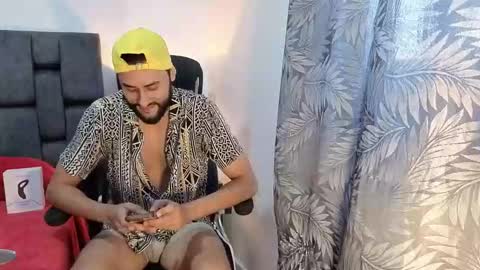 Snapshot of thomas_redcol chatting on September 23, 6:51 pm Thomas online show from September 23, 6:51 pm