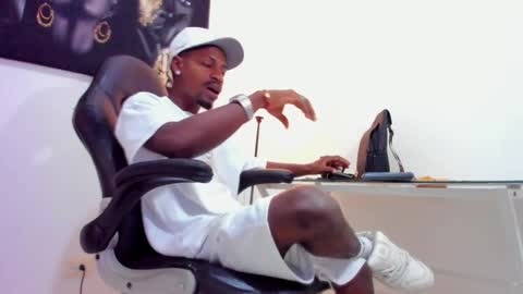 Snapshot of thomas_shelbys chatting on February 22, 1:44 am Thomas online show from February 22, 1:44 am