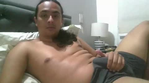 Snapshot of thomasbbc25 chatting on January 9, 3:47 am Thomas online show from January 9, 3:47 am