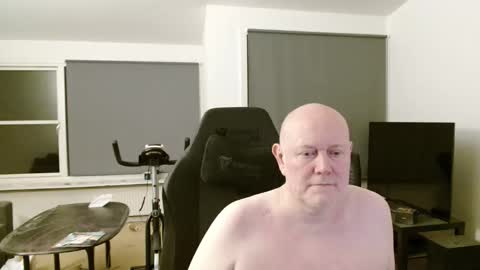 Snapshot of thomash32 chatting on September 14, 10:01 pm thomash32 online show from September 14, 10:01 pm