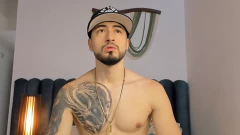 sweetfit boy online show from October 28, 4:09 pm