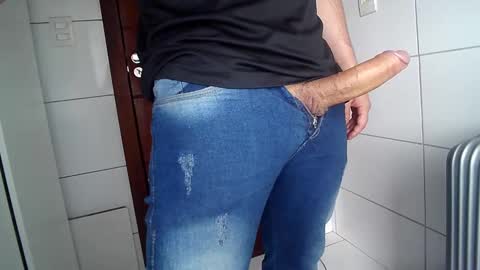thomaz__ online show from October 1, 7:18 pm