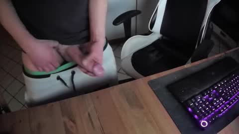 thomsdick online show from February 20, 9:09 pm