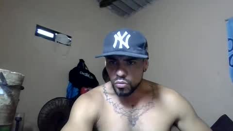 Snapshot of thonybeiio chatting on September 12, 8:20 pm thonybeiio online show from September 12, 8:20 pm