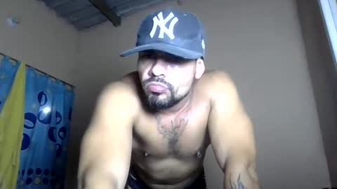 Snapshot of thonybeiio chatting on September 18, 11:07 pm thonybeiio online show from September 18, 11:07 pm