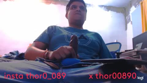 Snapshot of thor0200 chatting on October 7, 5:55 am thor0200 online show from October 7, 5:55 am